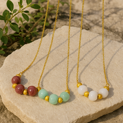 Naturstein-Halskette – Goldene Eleganz mit Charakter