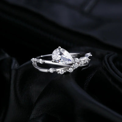 Eleganter Ring mit Tropfen-Zirkonia – Zeitlose Romantik in Silber