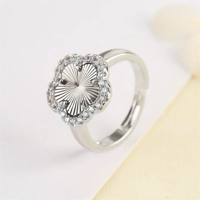 Blumenförmiger Einstellbarer Ring mit Emaille-Inlay und Zirkonia