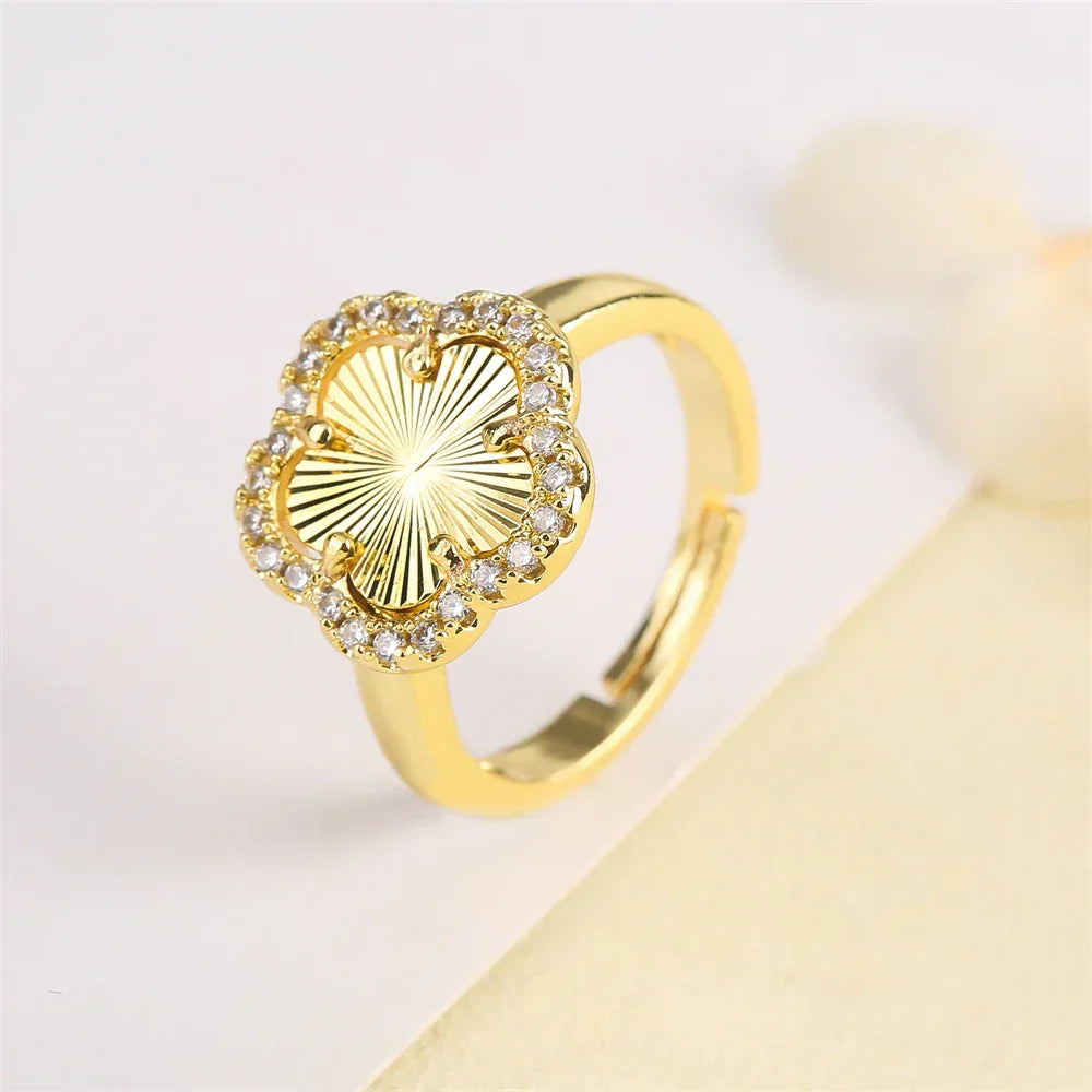 Blumenförmiger Einstellbarer Ring mit Emaille-Inlay und Zirkonia