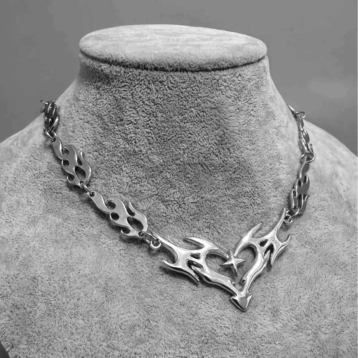 Cross Flame Heart Choker, punk jewelry, Gothic accessories, Y2k, thorns, barbed wire, hippie, Flame Heart Charm, Man – Schmuck