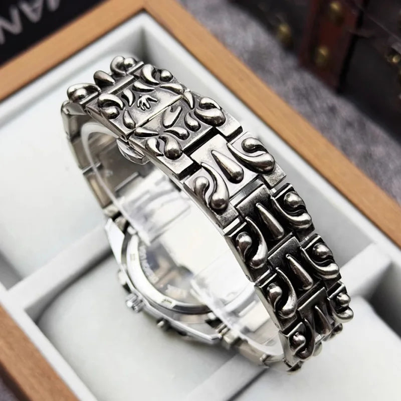 heterosexual claw Uhr alabaster retro Y2K