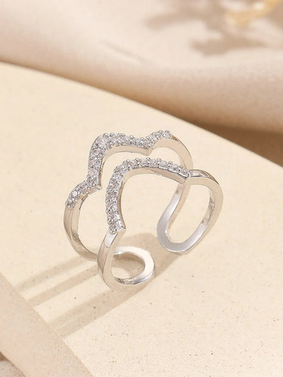 Doppelter Chevron-Ring mit Zirkonia – Eleganz im modernen Design