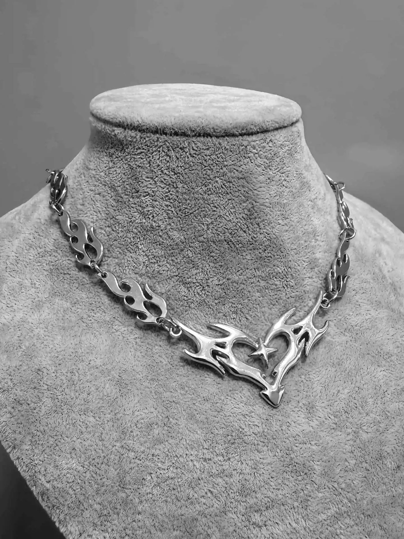 Cross Flame Heart Choker, punk jewelry, Gothic accessories, Y2k, thorns, barbed wire, hippie, Flame Heart Charm, Man – Schmuck