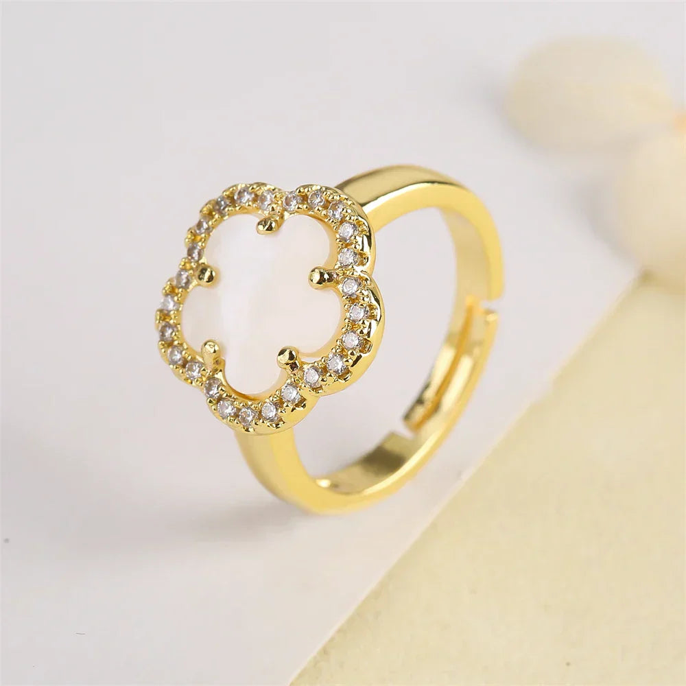 Blumenförmiger Einstellbarer Ring mit Emaille-Inlay und Zirkonia